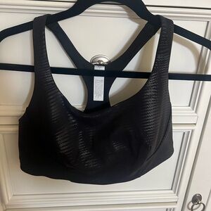 NWT Lululemon Black Wunder Train Bra *Foil

Size 12